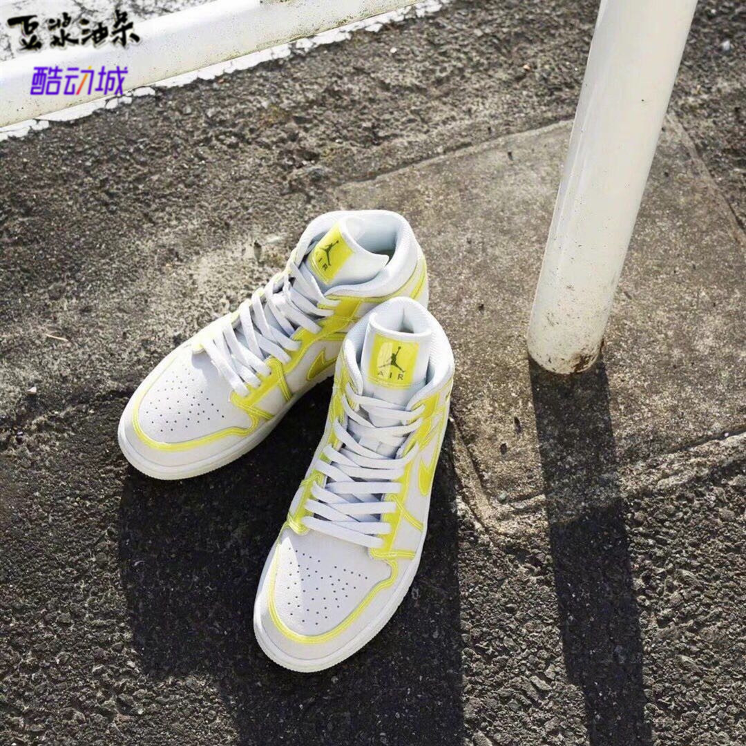 airjordanmidaj1白黄麂皮小头头等舱中帮篮球鞋篮球鞋