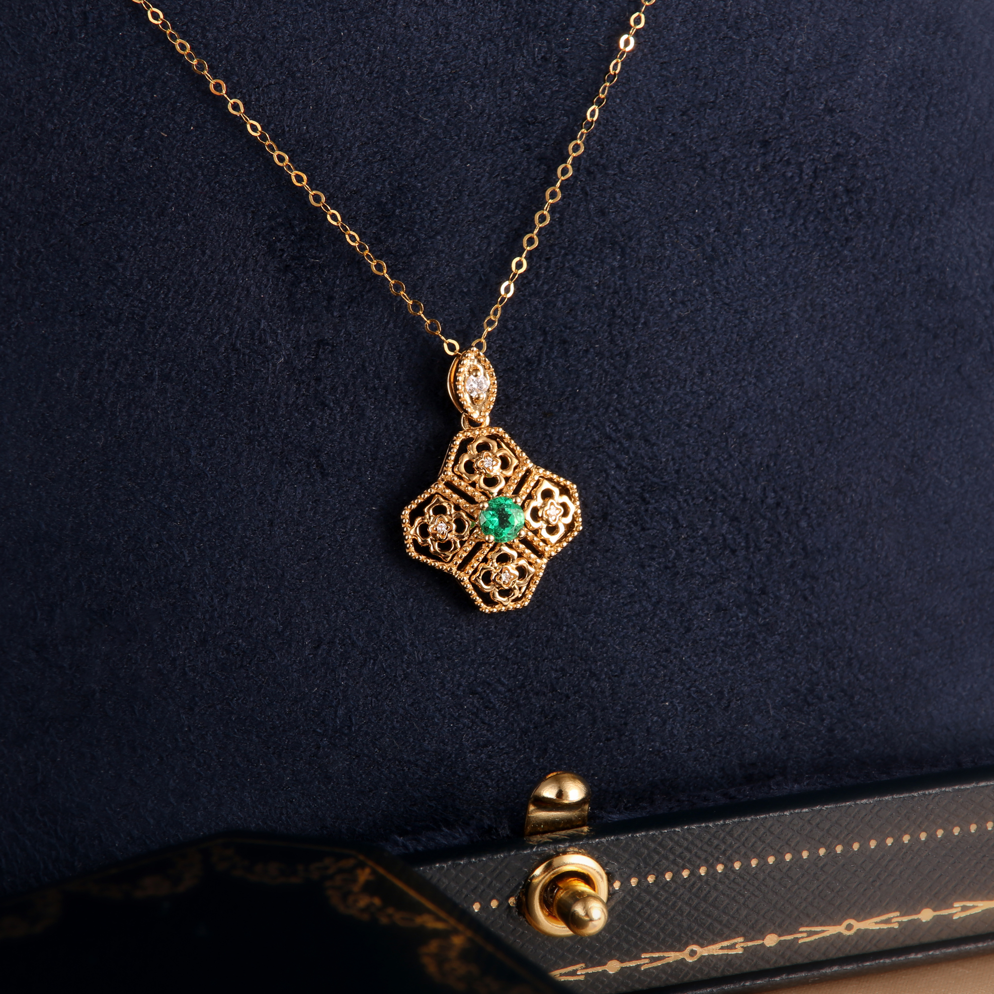 dechuang18k祖母绿项链精致时尚法式珠边小众设计女神颈饰