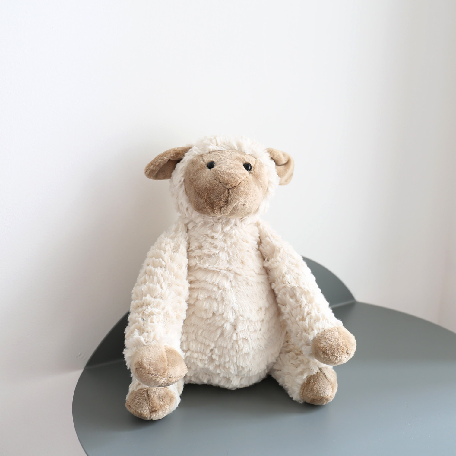 北欧ins奶茶色小绵羊摩卡羊公仔玩偶毛绒玩具呆萌娃娃生日礼物