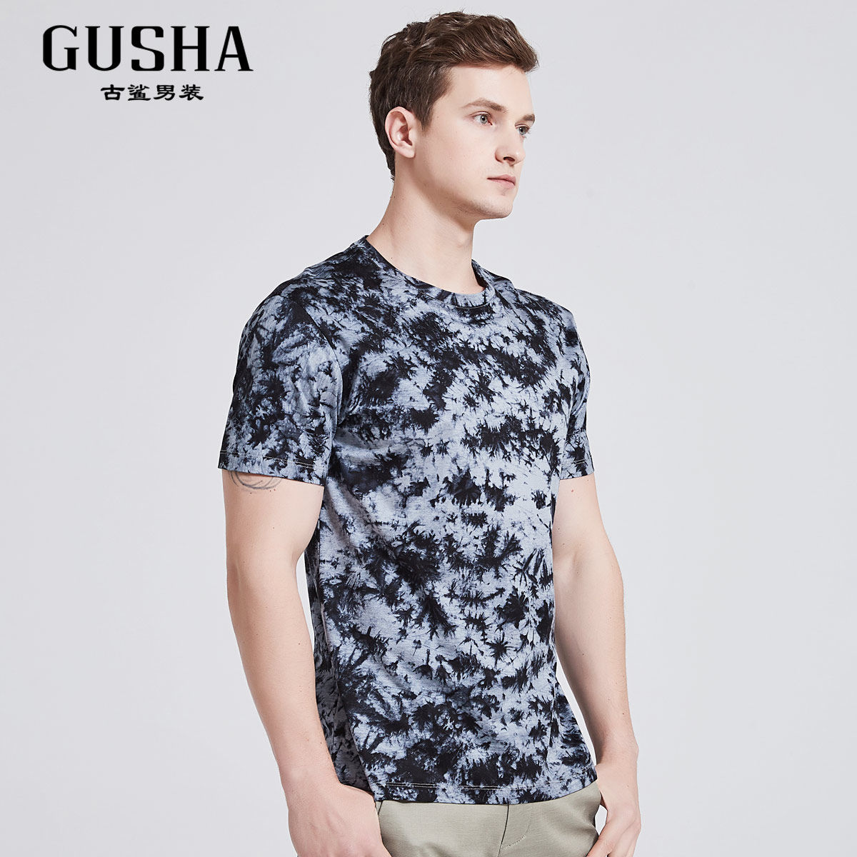 古鲨夏季新款圆领全身水墨印染时尚直筒天丝t恤