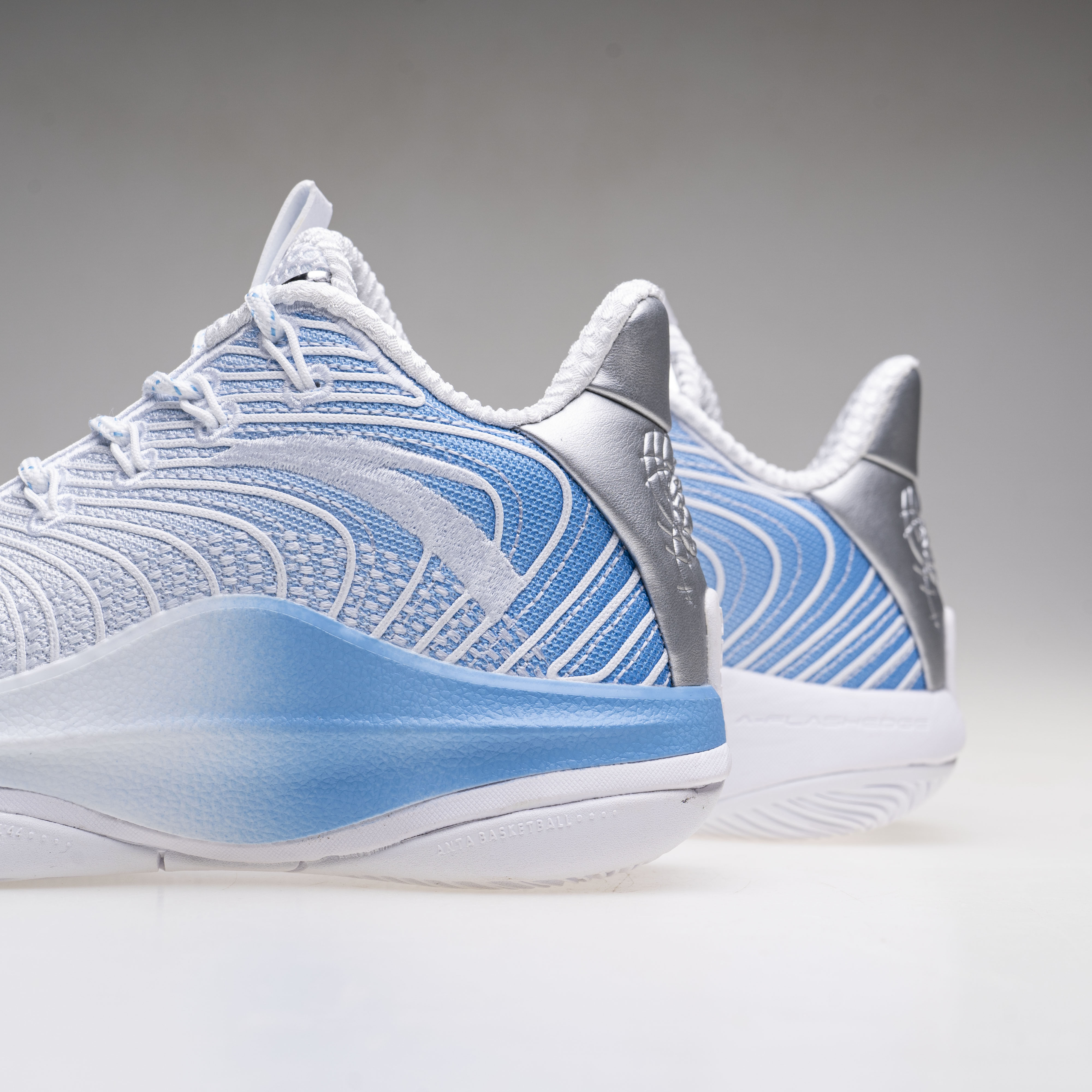 安踏天体5代kt6low篮球球鞋2022新款实战耐磨篮球鞋