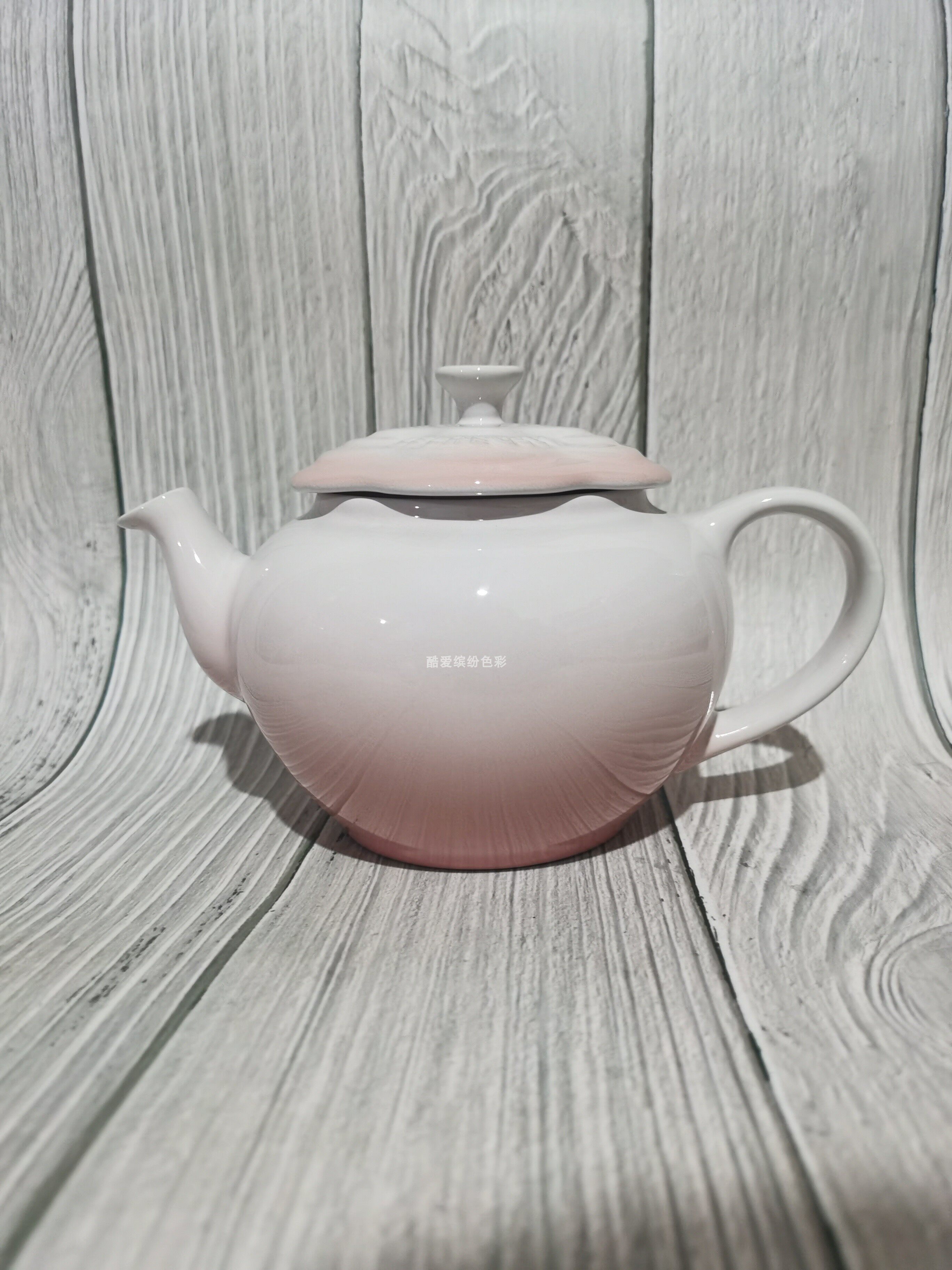 法国lecreuset酷彩一杯一碟花瓣碟配杯子粉白酒杯