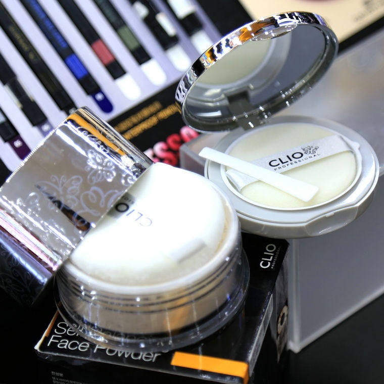 clio珂莱欧润色散粉蜜粉遮瑕控持久不脱防水蜜粉