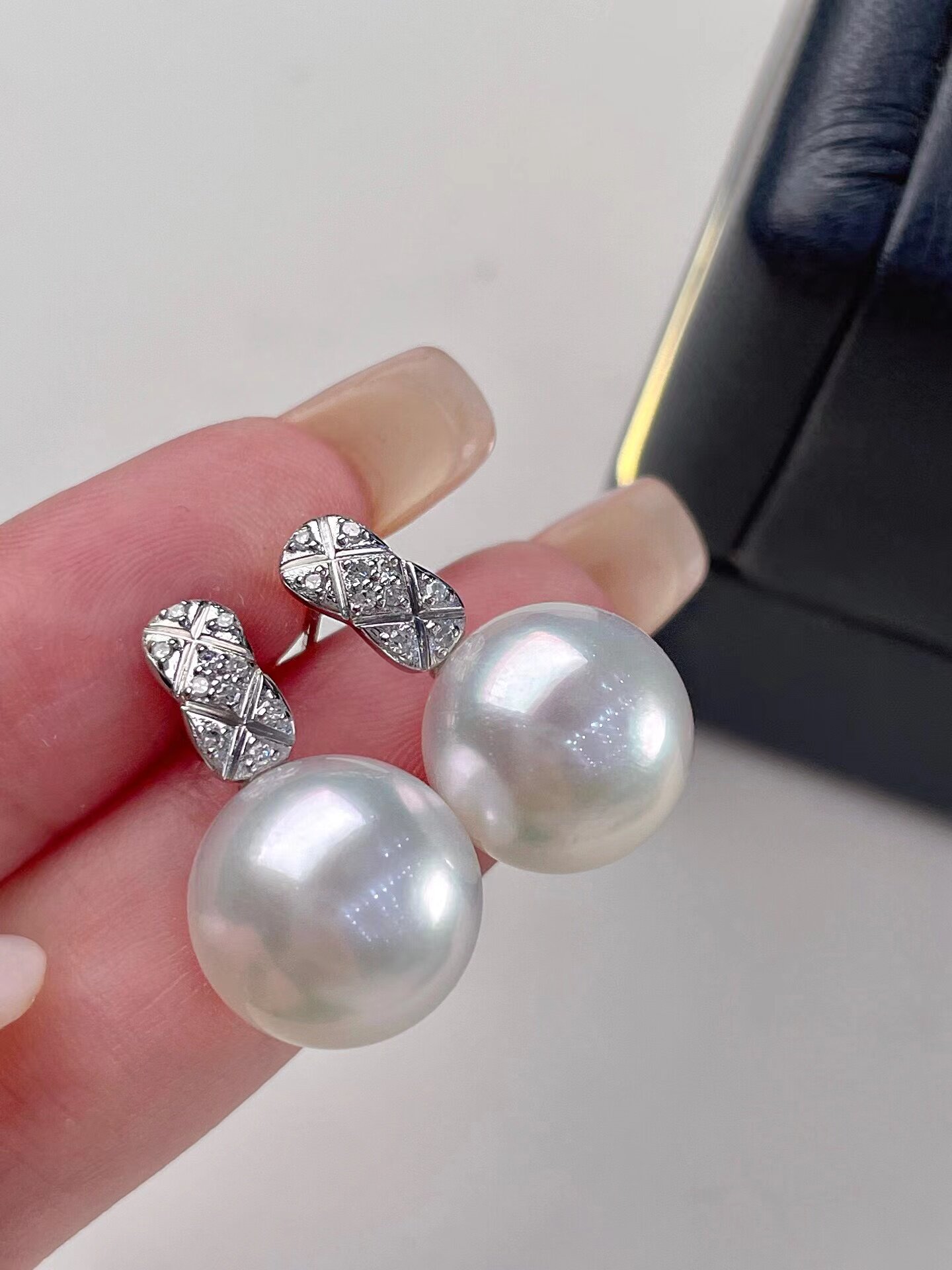 冷光正圆18k花皮没有无暇小香风耳环白耳环格澳耳饰