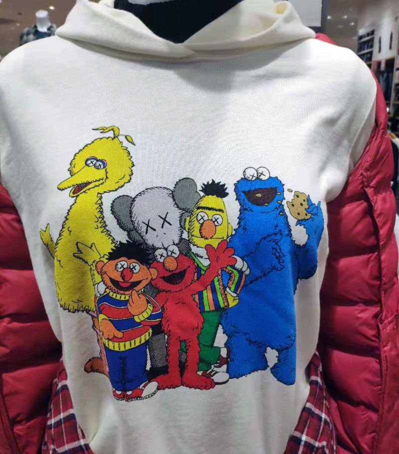 女款连帽套头uniqlo优衣库芝麻街联名kaws卫衣情侣装卫衣
