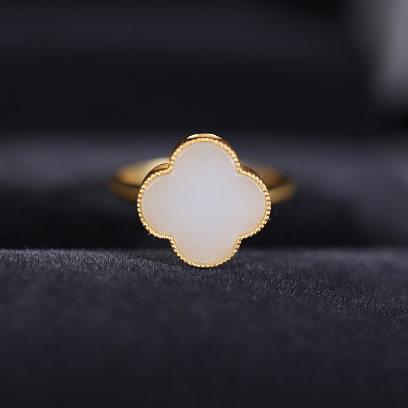 新疆和田羊脂白玉籽料金镶玉18k四叶草戒指苏工女手饰