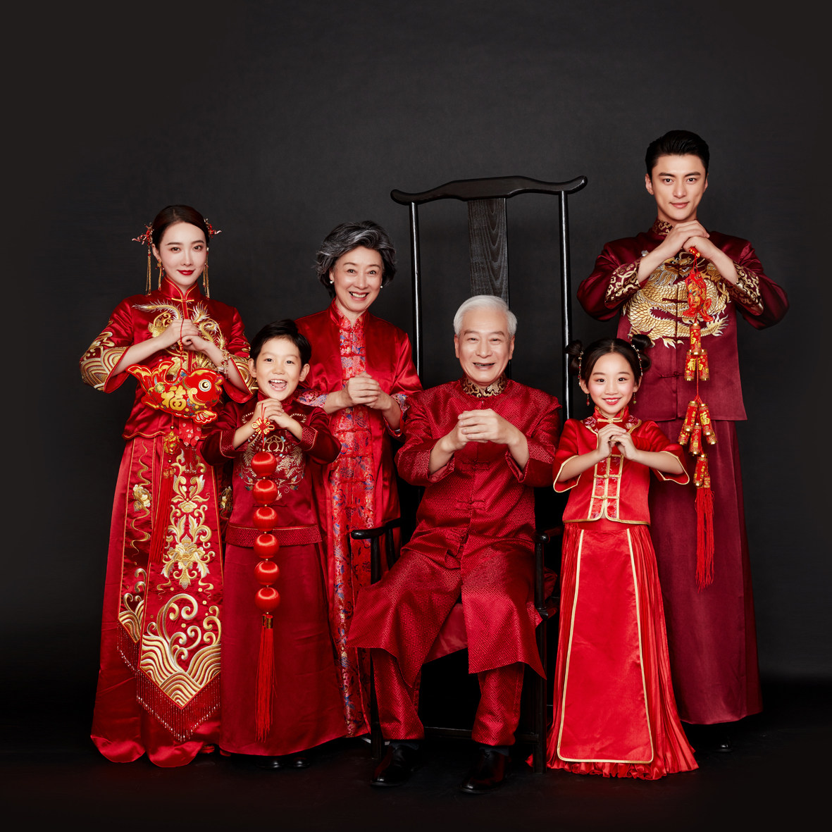 影楼亲子装儿童摄影服装六口全家福拍照衣服新年中国红中国风服装