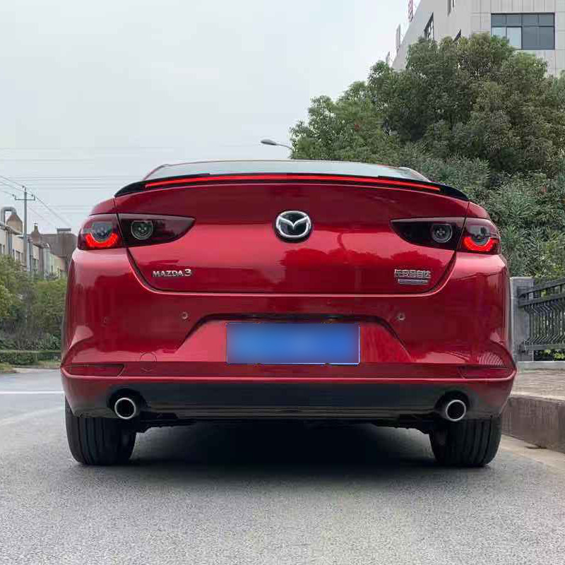 20款次世代马自达昂克赛拉改装尾翼碳纤压尾带灯流光尾翼