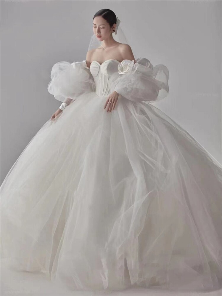 影楼主题婚纱新款展会白色韩式森系抹胸拖尾婚纱