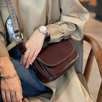 2023 ຖົງແມ່ຍິງໃຫມ່ crossbody bag trendy cowhide ຖົງສີ່ຫລ່ຽມຂະຫນາດນ້ອຍຜັກ tanned cowhide ຖົງບ່າ retro ຄົນອັບເດດ: ຖົງຂະຫນາດນ້ອຍ