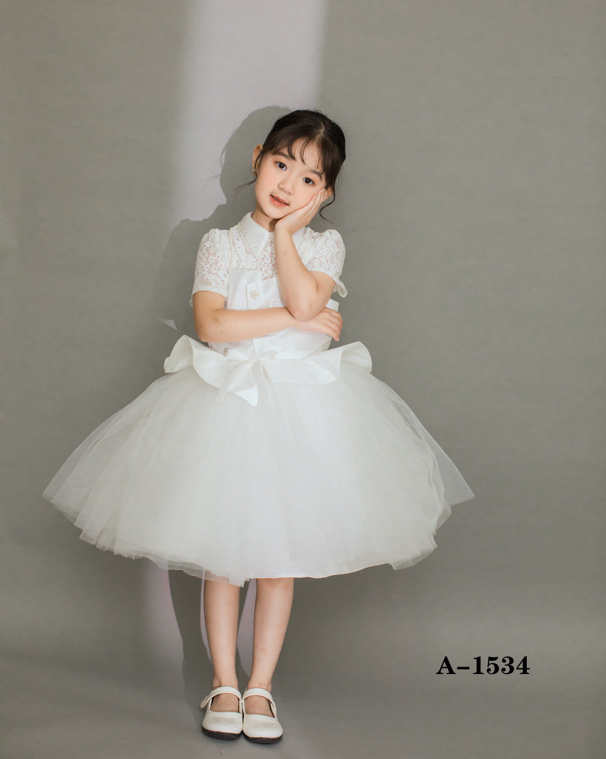 展会新款儿童摄影服装时尚潮童女孩影楼主题拍照儿童演出服