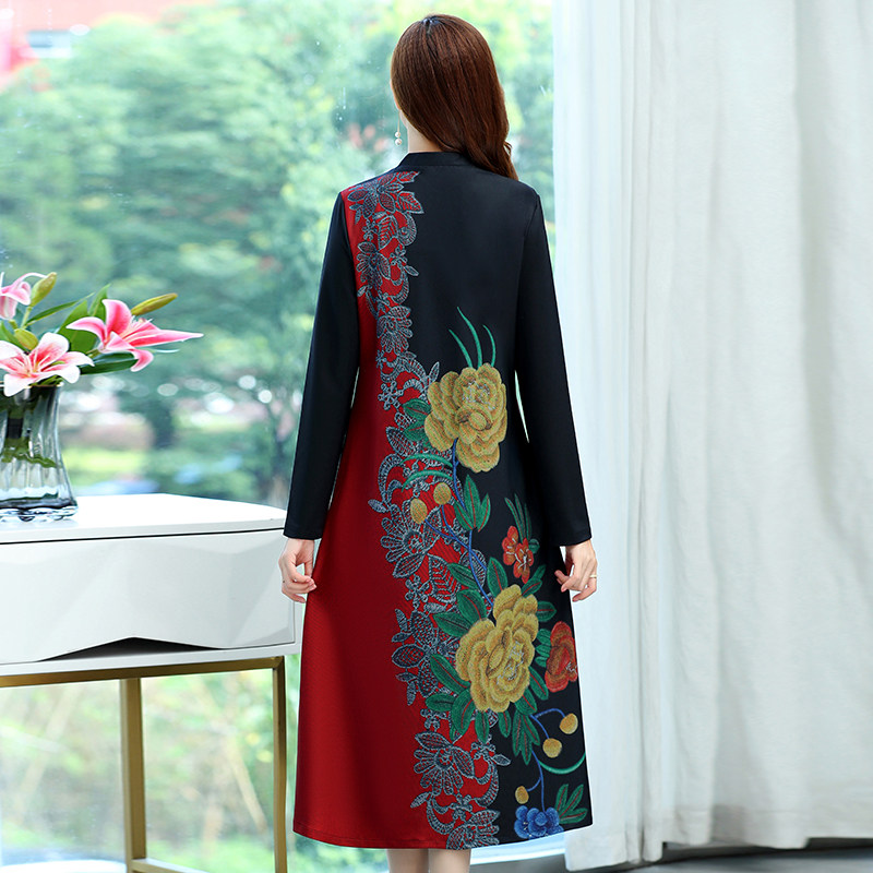 妈妈阔太长裙过膝长袖印花遮肚太太大码裙子中老年女装