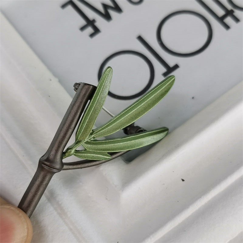 竹子胸针合金烤漆绿叶光辉饰界欧美植物女人气胸针