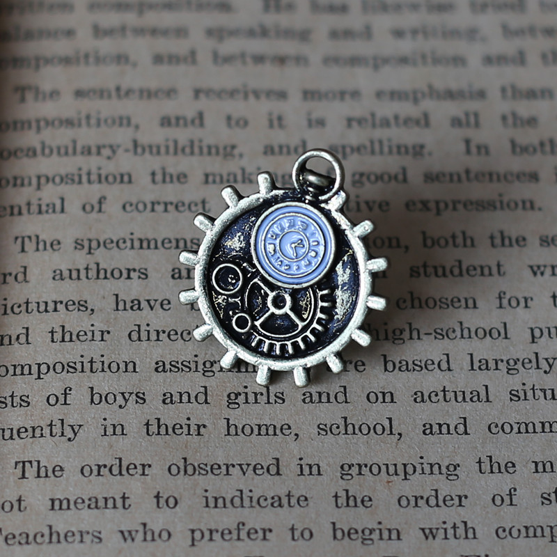 复古爱丽丝梦游仙境胸针ins个性日系创意齿轮金属可爱胸针