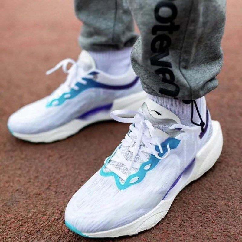 李宁夏季新款科技跑步超轻18代透气减震回弹跑步鞋