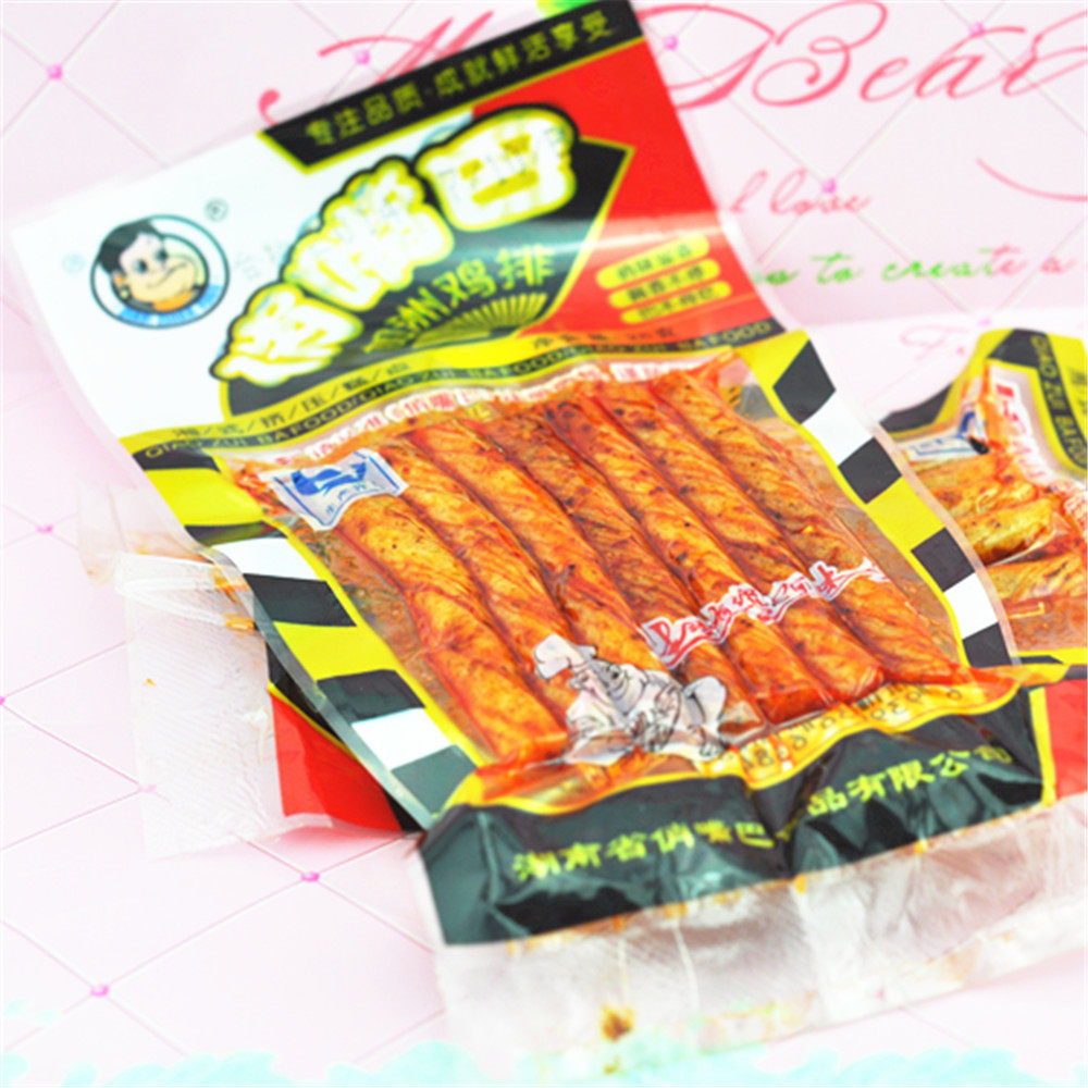 翘俏嘴巴加洲鸡排加州香辣面筋辣条28g80后怀旧经典零食休闲