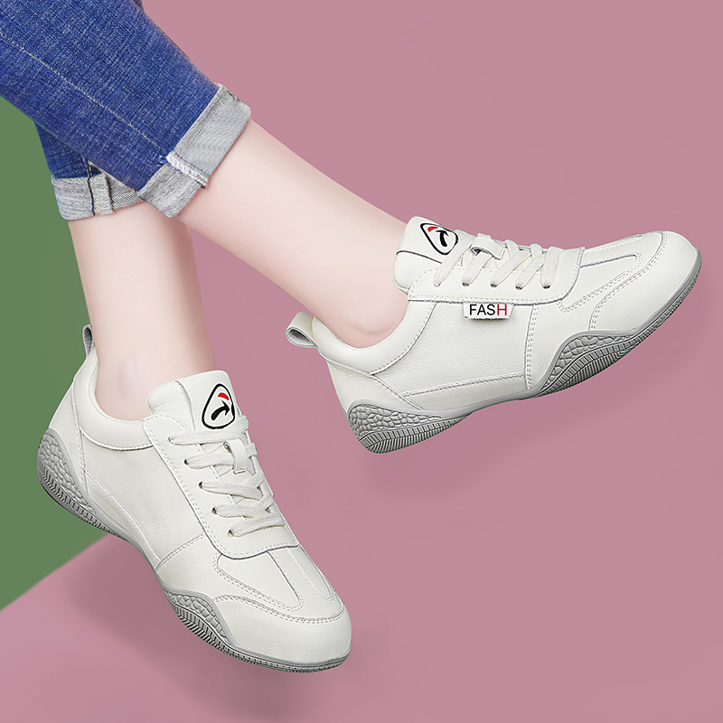 真皮小白鞋女透气夏款2022新款软底鞋女款运动休闲鞋薄款夏季女鞋