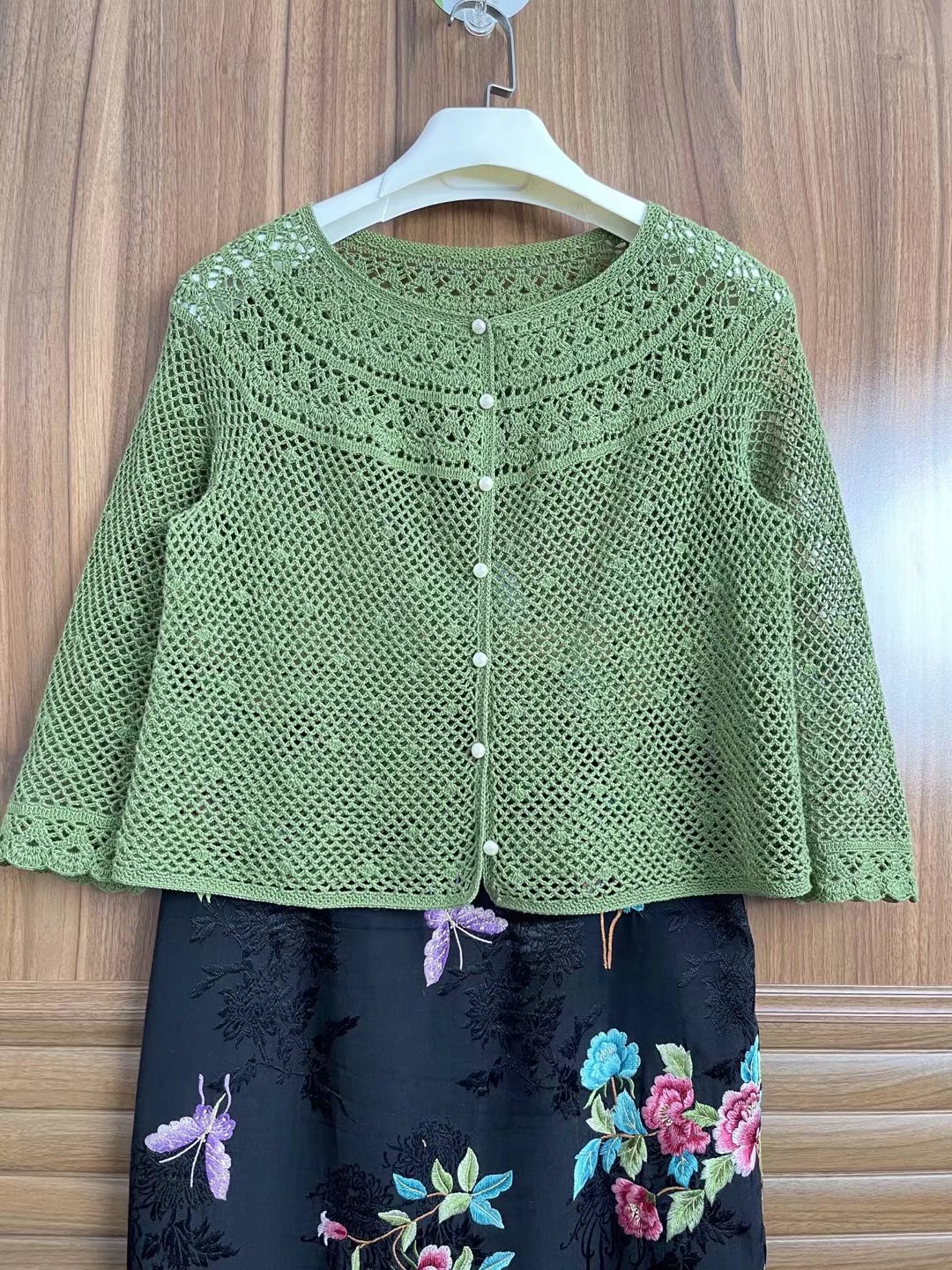 晖晖时尚编织葱衣开衫九色鹿丝绸6号中粗蕾丝毛线