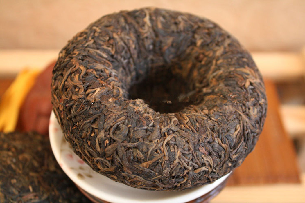 普洱茶生茶82年 老班章 生茶 沱茶布朗山古树纯料 生沱珍藏版老茶