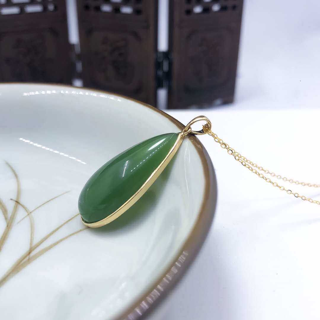 和田包边大气项链水滴碧玉天然金天然18k金镶玉项坠
