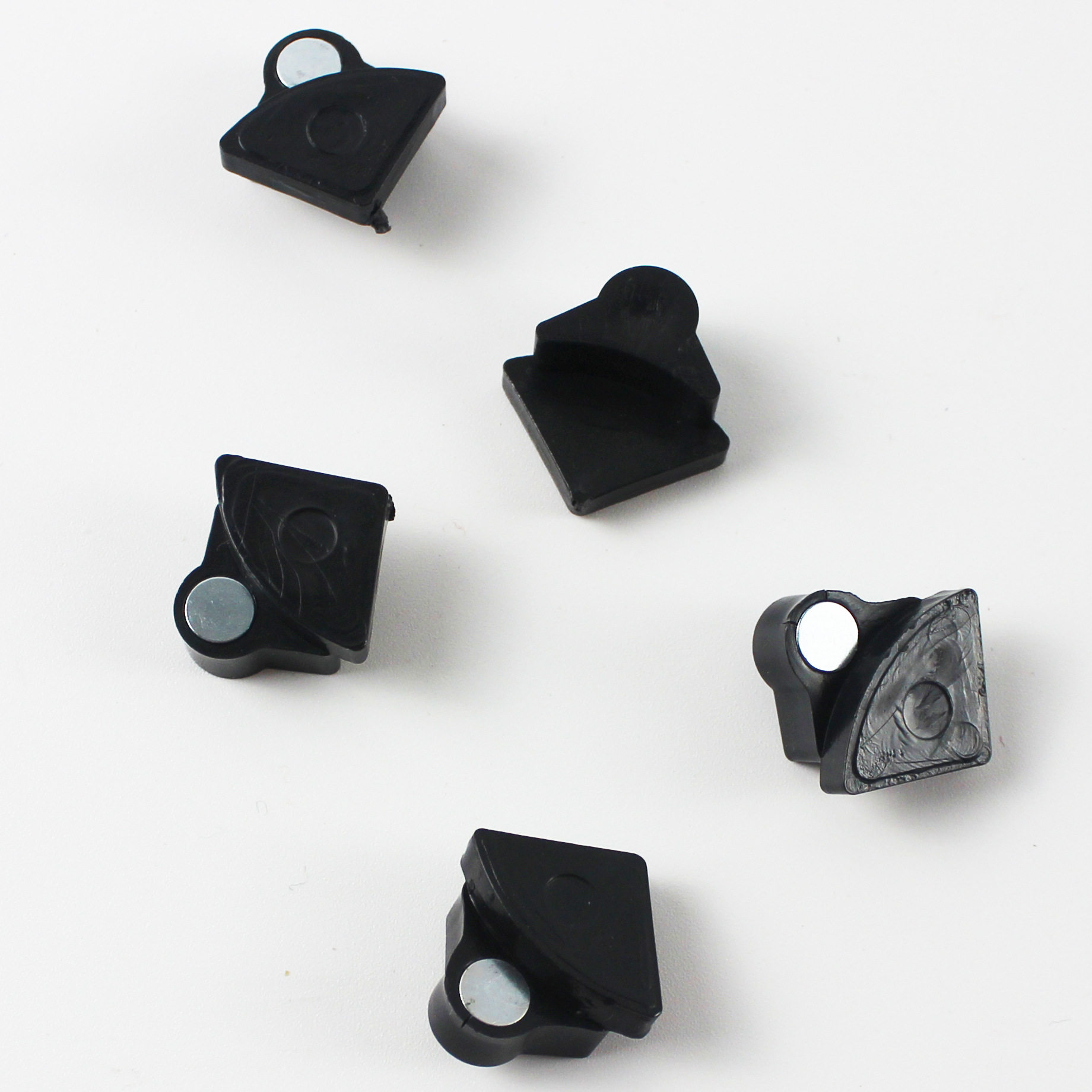 树脂衣柜卡扣配件挂衣杆门吸 简易魔片收纳柜鞋柜通用连接卡扣 - 鑫源