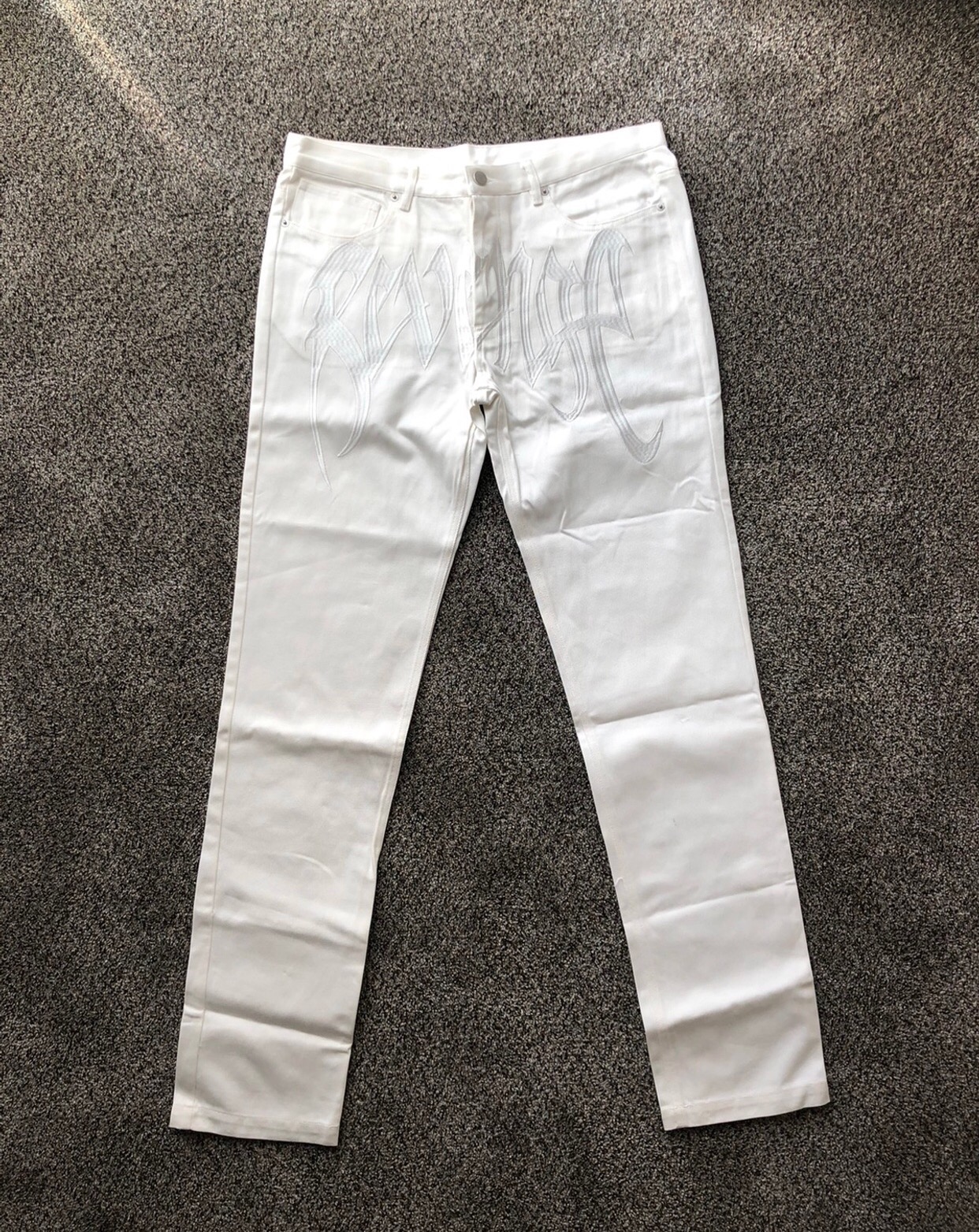 【现货】Revenge Embroidered Denim Jeans 纯白刺绣牛仔裤直筒裤