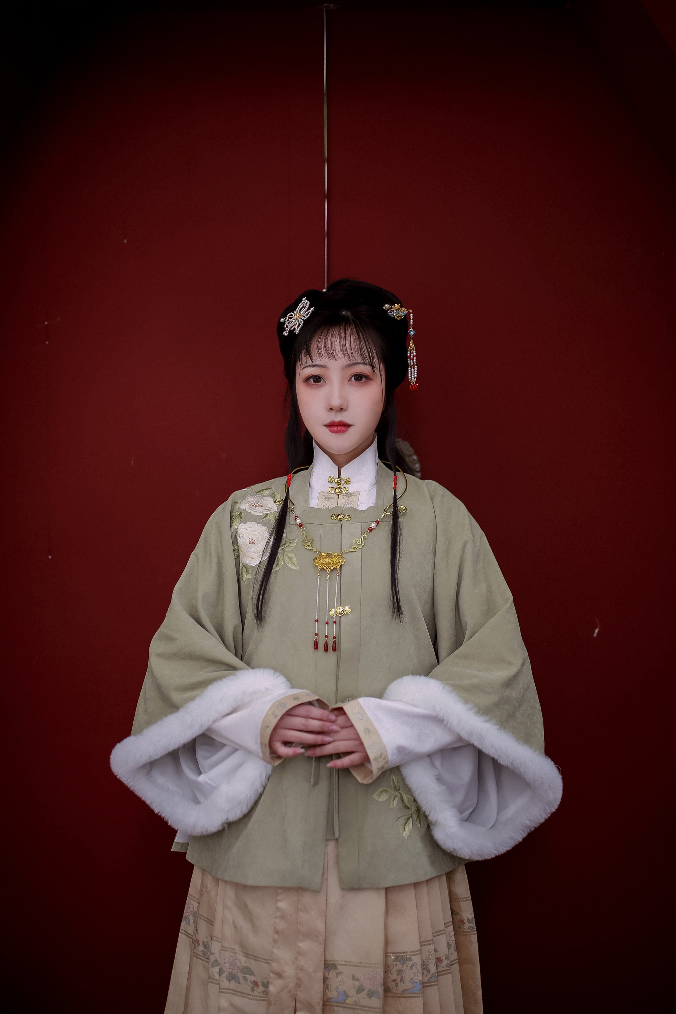 惜春明制立领汉服女原创绣花加绒方领披袄马面裙汉服