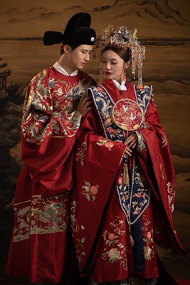 元春霞帔听月小原创婚服明制华服日走秀款重工绣花刺