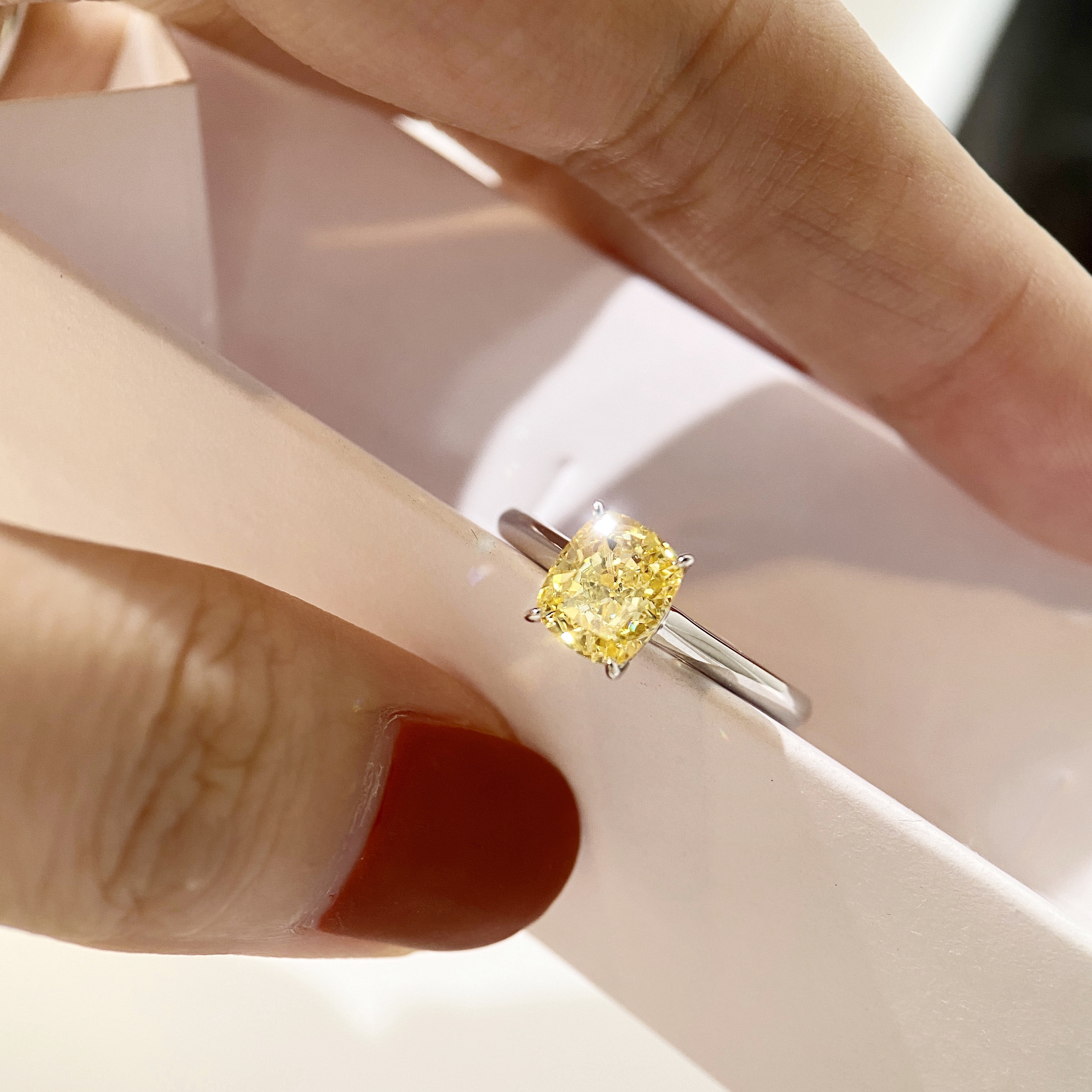 手镶125克拉单钻招财枕形黄钻戒指材质3ex工艺戒指