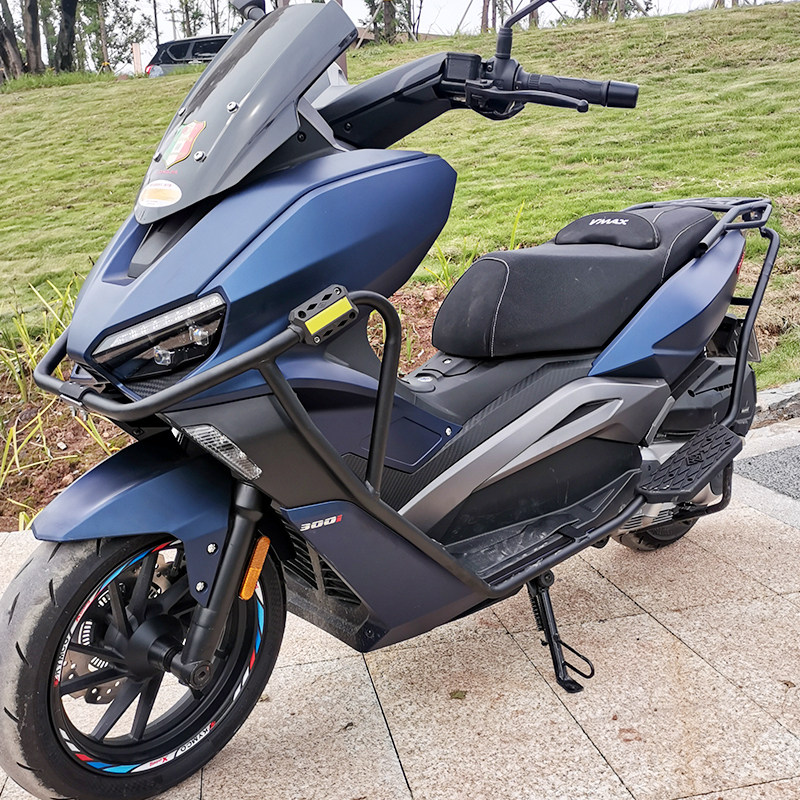 适用于龙嘉vmax300改装配件尾箱架货架保险杠防摔摩托车摩托车保险杠
