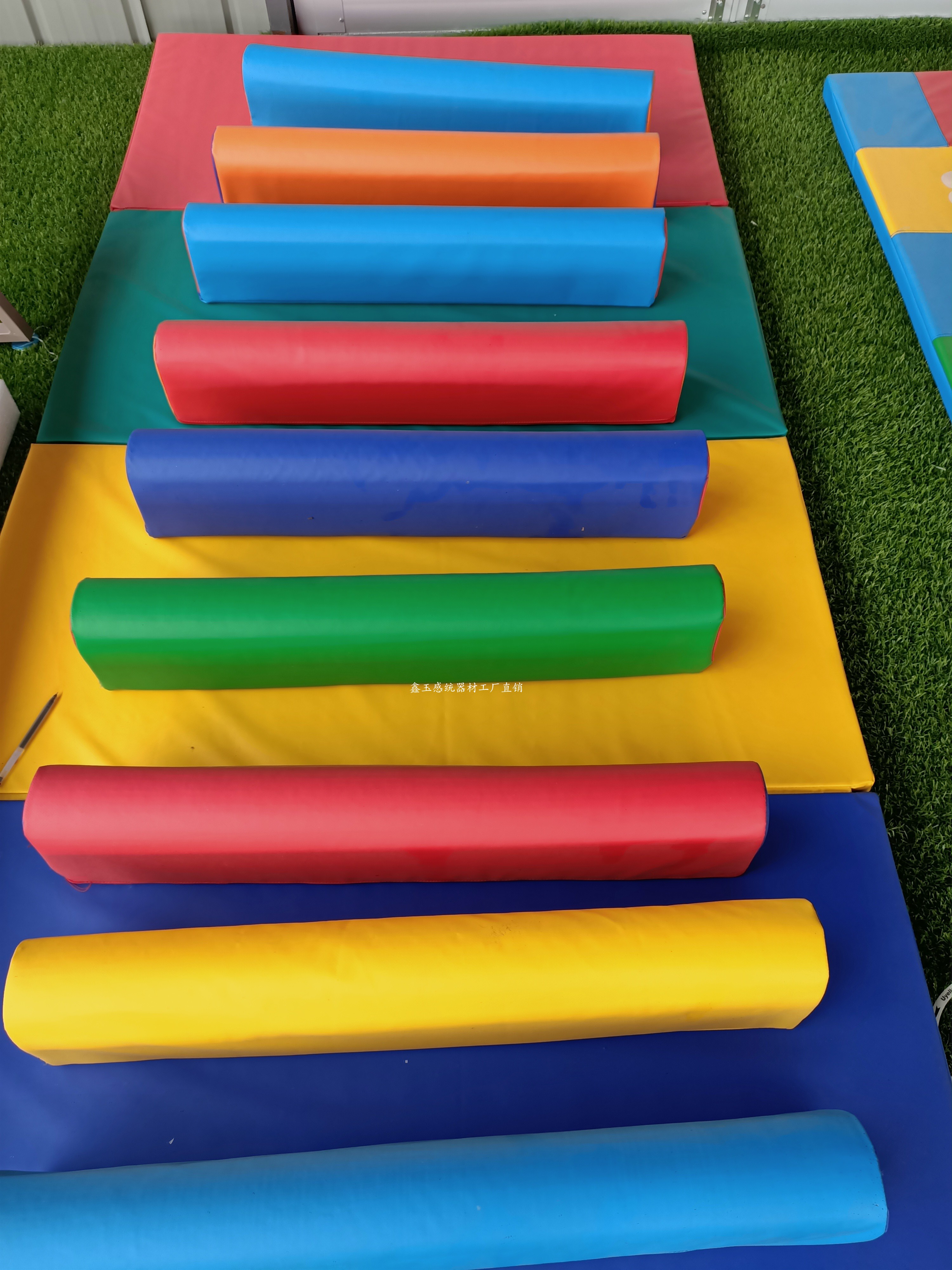 幼儿园软体跑跳海绵组合儿童障碍跳感训练训练器感统训练器材