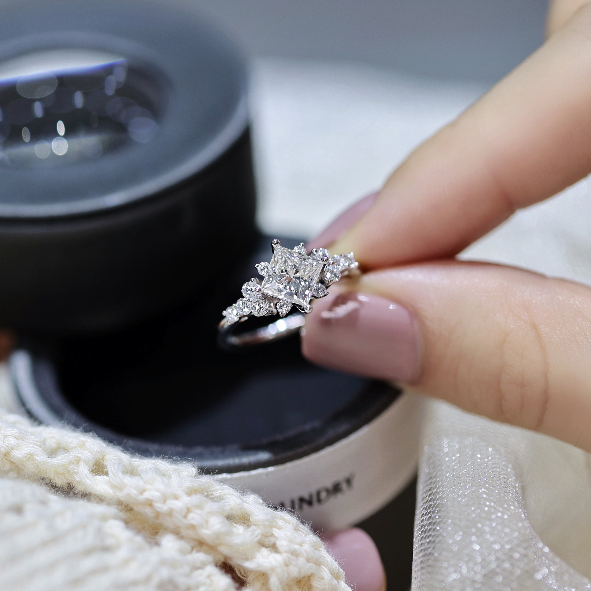 群镶钻石gia一克拉克拉钻戒合成方婚戒公主繁星合成处理钻石手饰