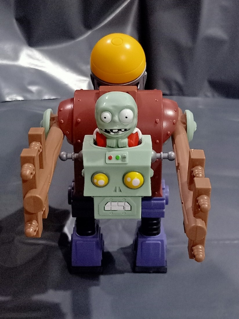 玩具植物大战疆尸巨人僵尸变形可发发射子弹仿真