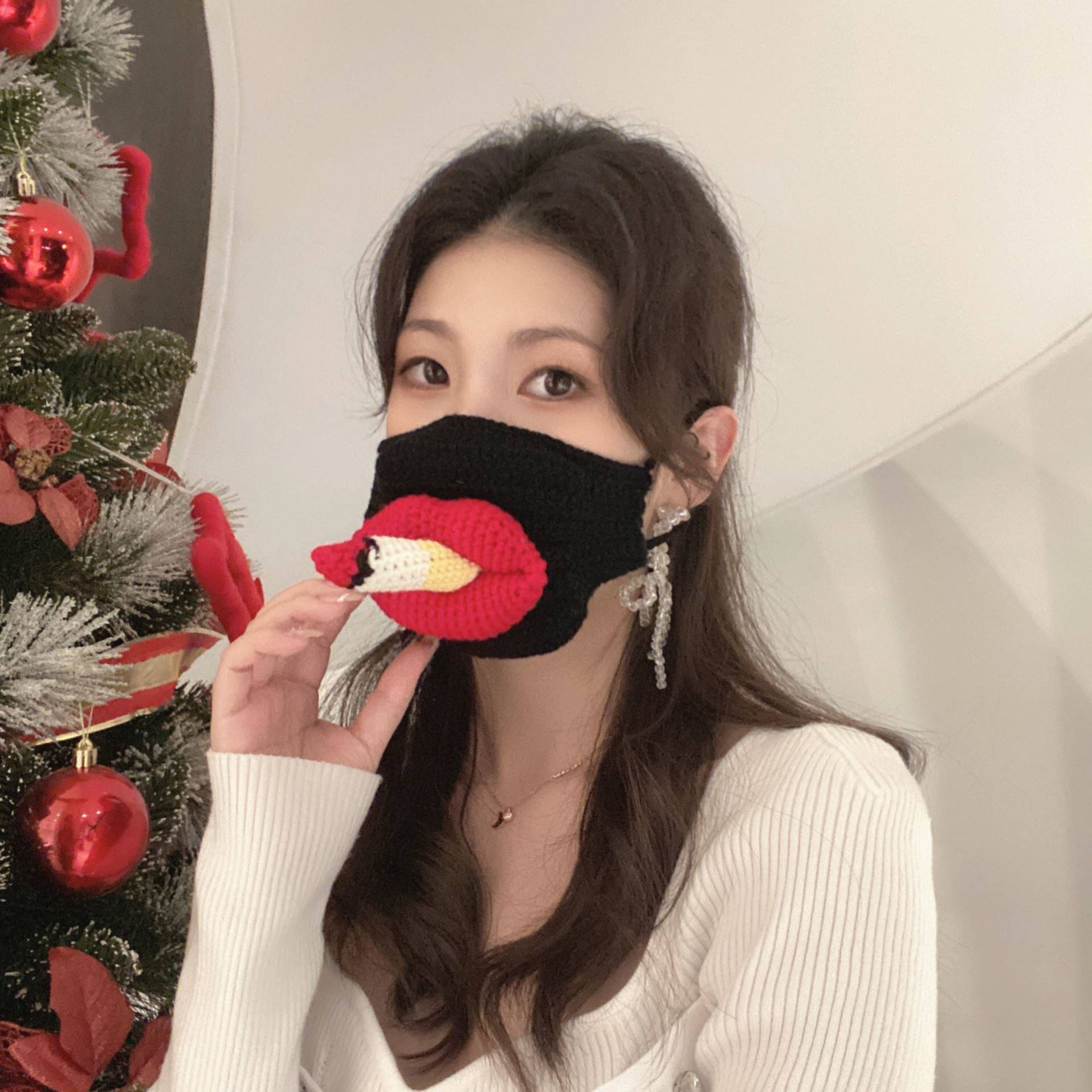 抖音搞搞大嘴红唇搞笑抽烟口罩针织毛线图案口罩