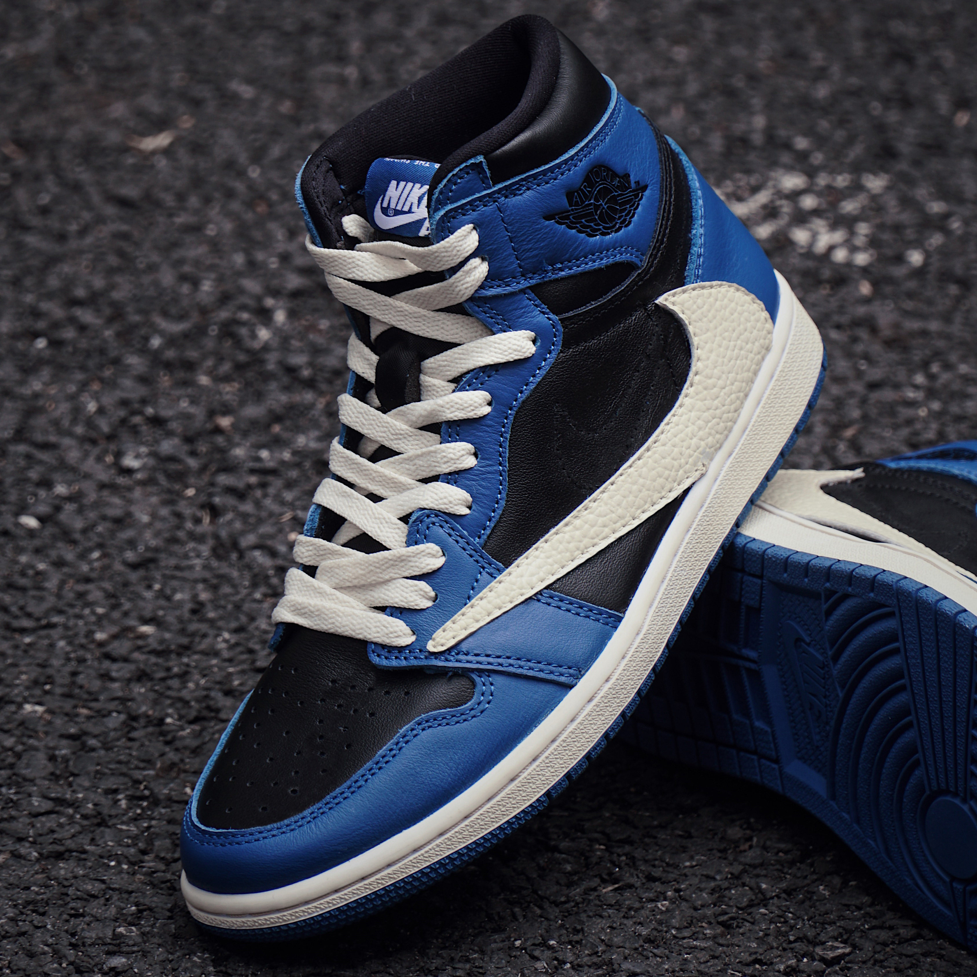 球鞋airjordan1aj1倒钩藤原黑白蓝闪闪电高帮篮球鞋