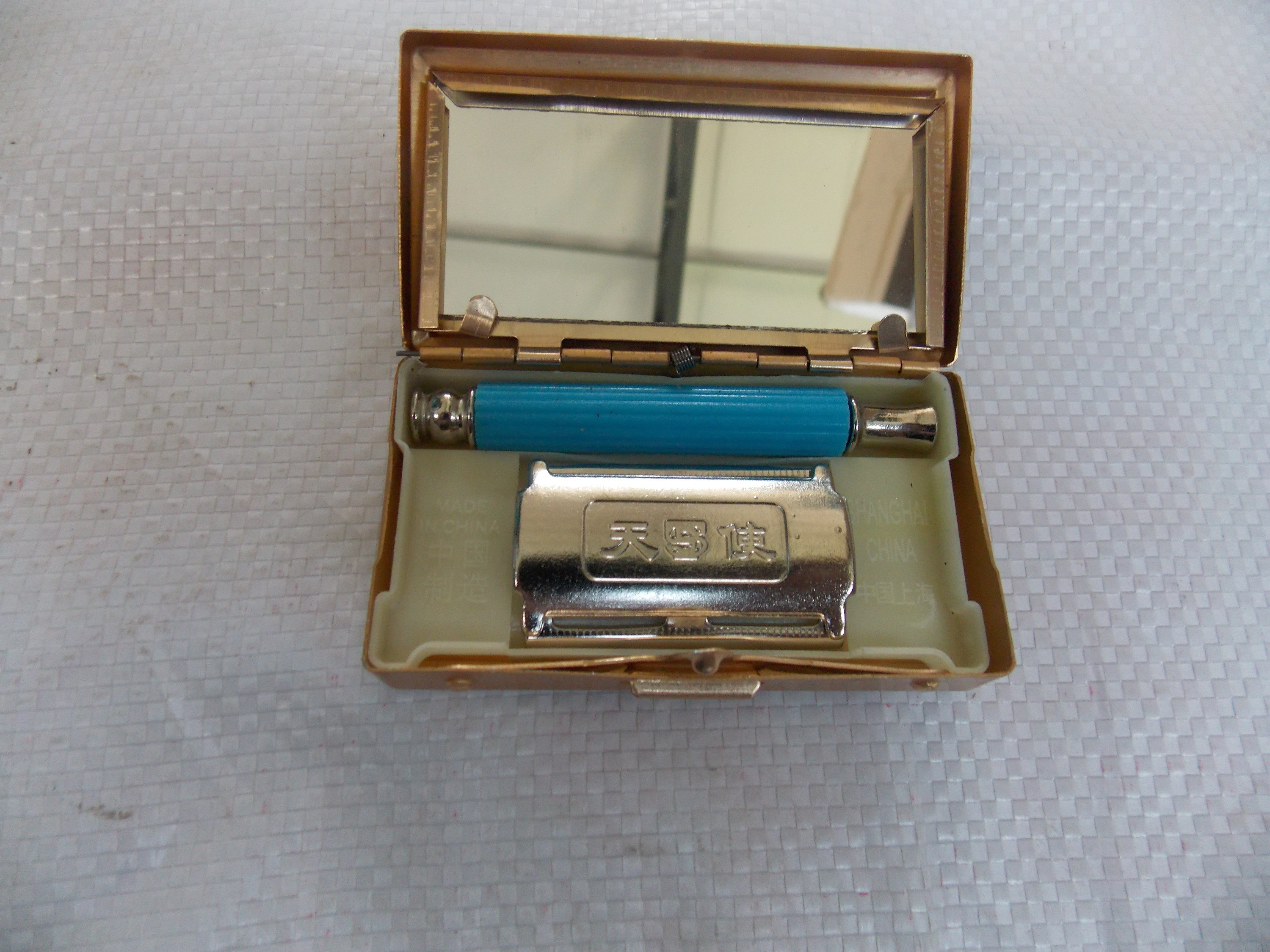 上海牌飞鹰手动剃须刀刮胡刀老式刀片天使刀架套装剃须刀架