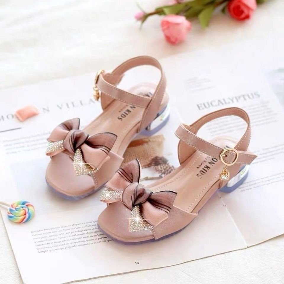 凉鞋女童网红老爹2021春夏中大水钻儿童公主凉鞋