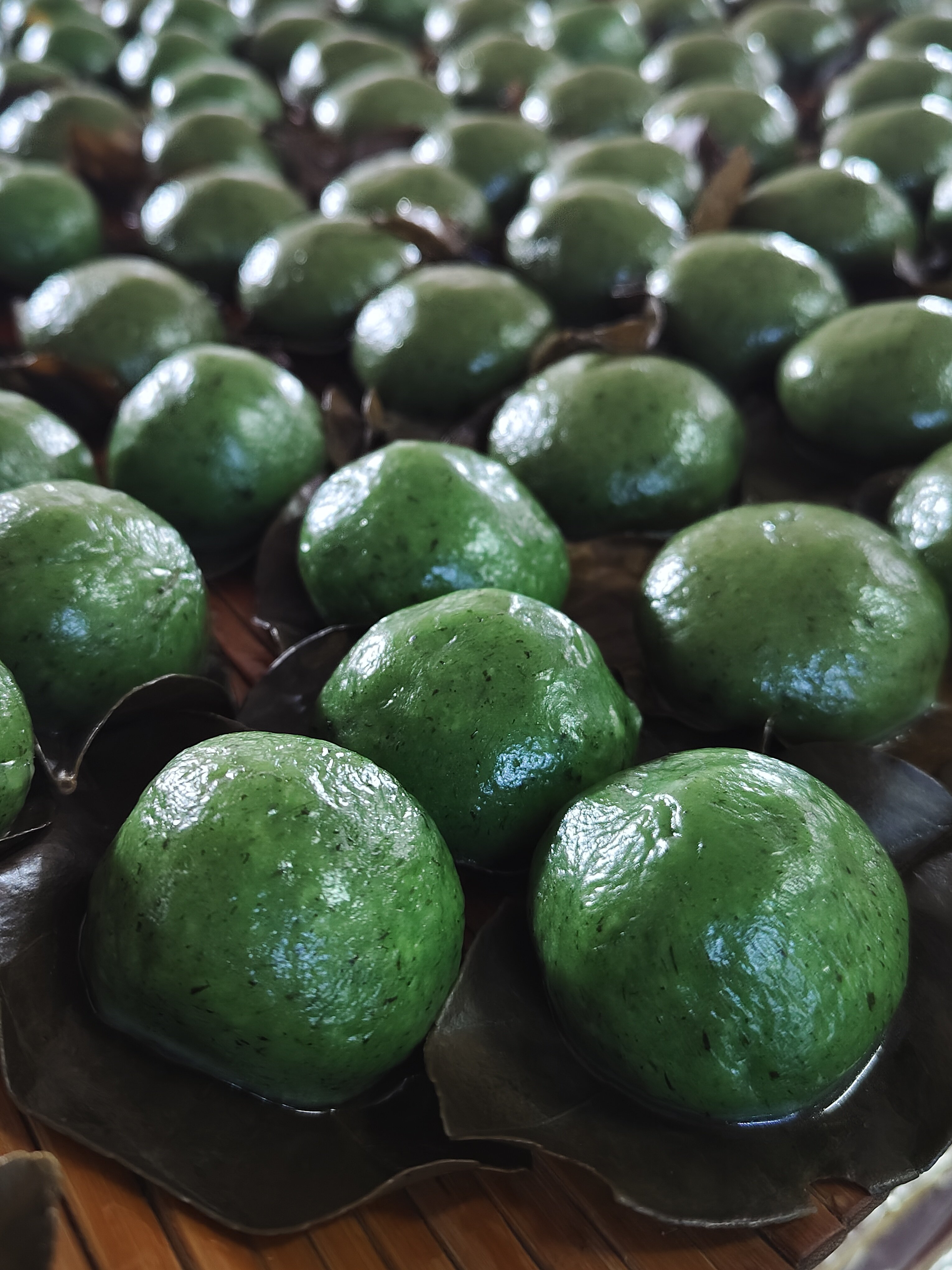 广西桂林艾叶粑粑艾草糯米米青团子花生芝麻年糕