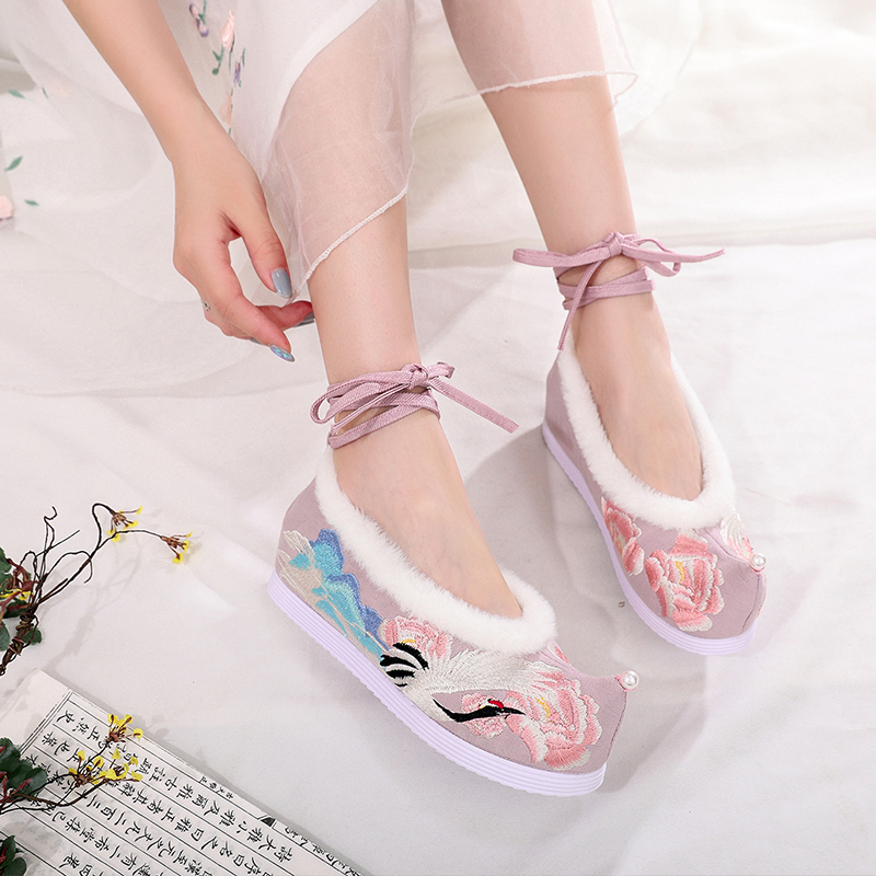 冬季加绒古风汉服鞋弓鞋民族风绣花鞋女内增高翘头古装搭配舞蹈鞋