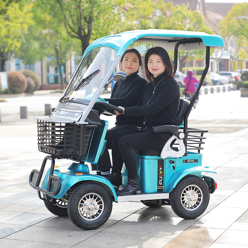 新款小巴巴士老年人电动四轮代步车家家用双人老年代步车