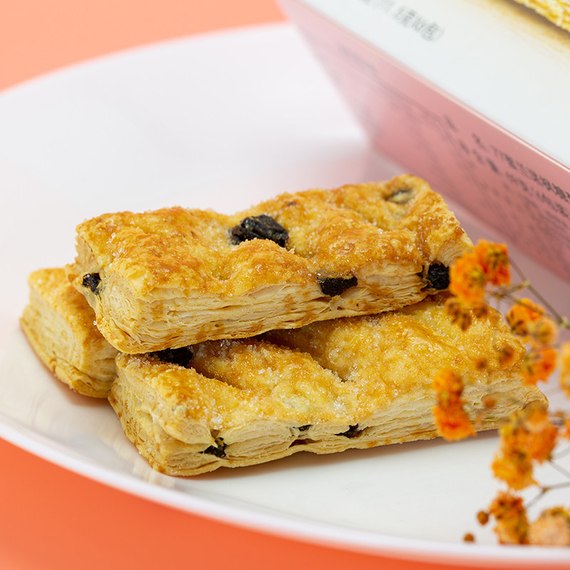台湾进口宏亚77松塔千层酥枫糖葡萄干味酥脆网红零食休闲饼干6颗