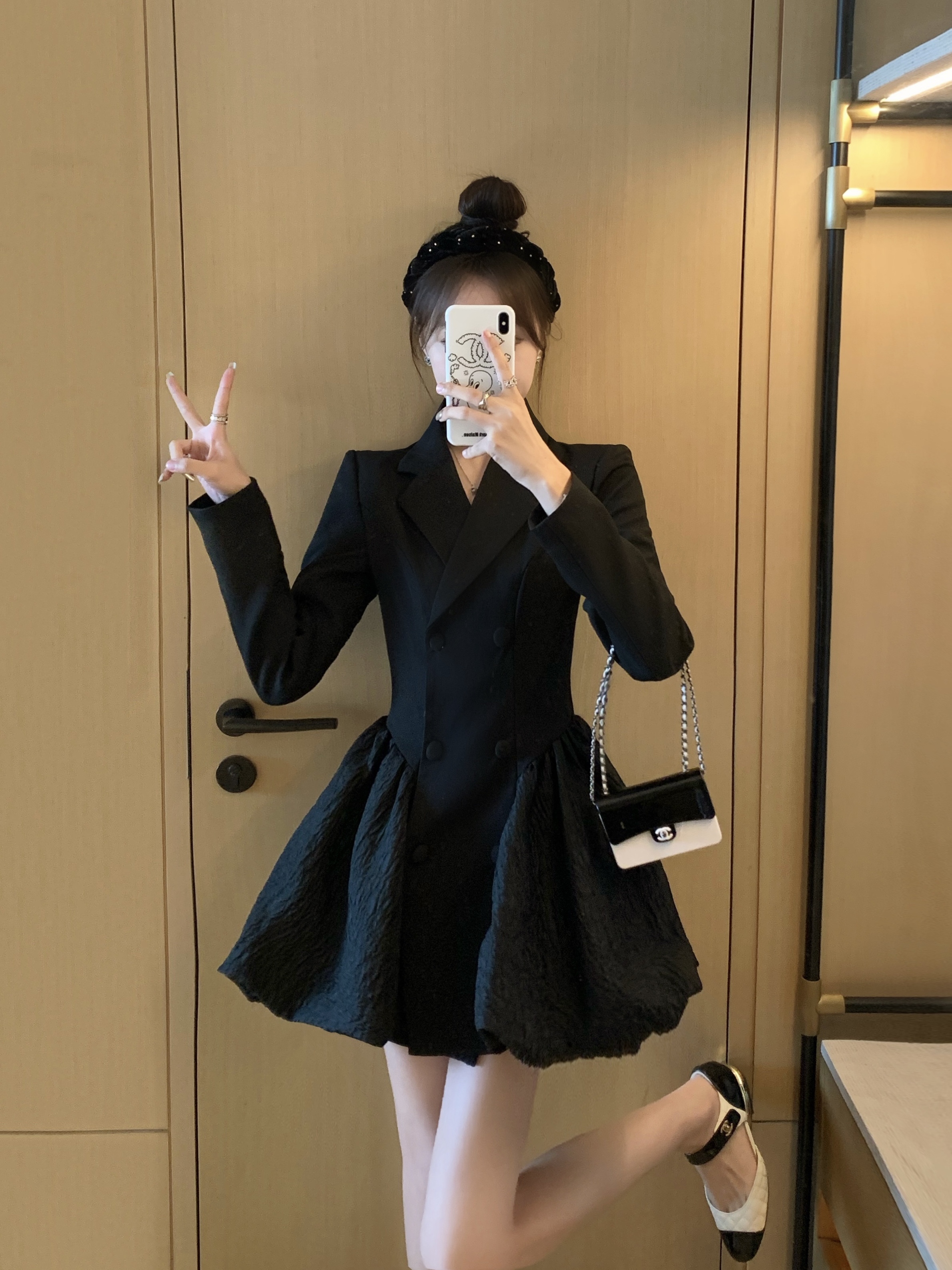 黑色小香风连衣裙春款女装2023年新款高级感收腰显瘦气质西装裙子