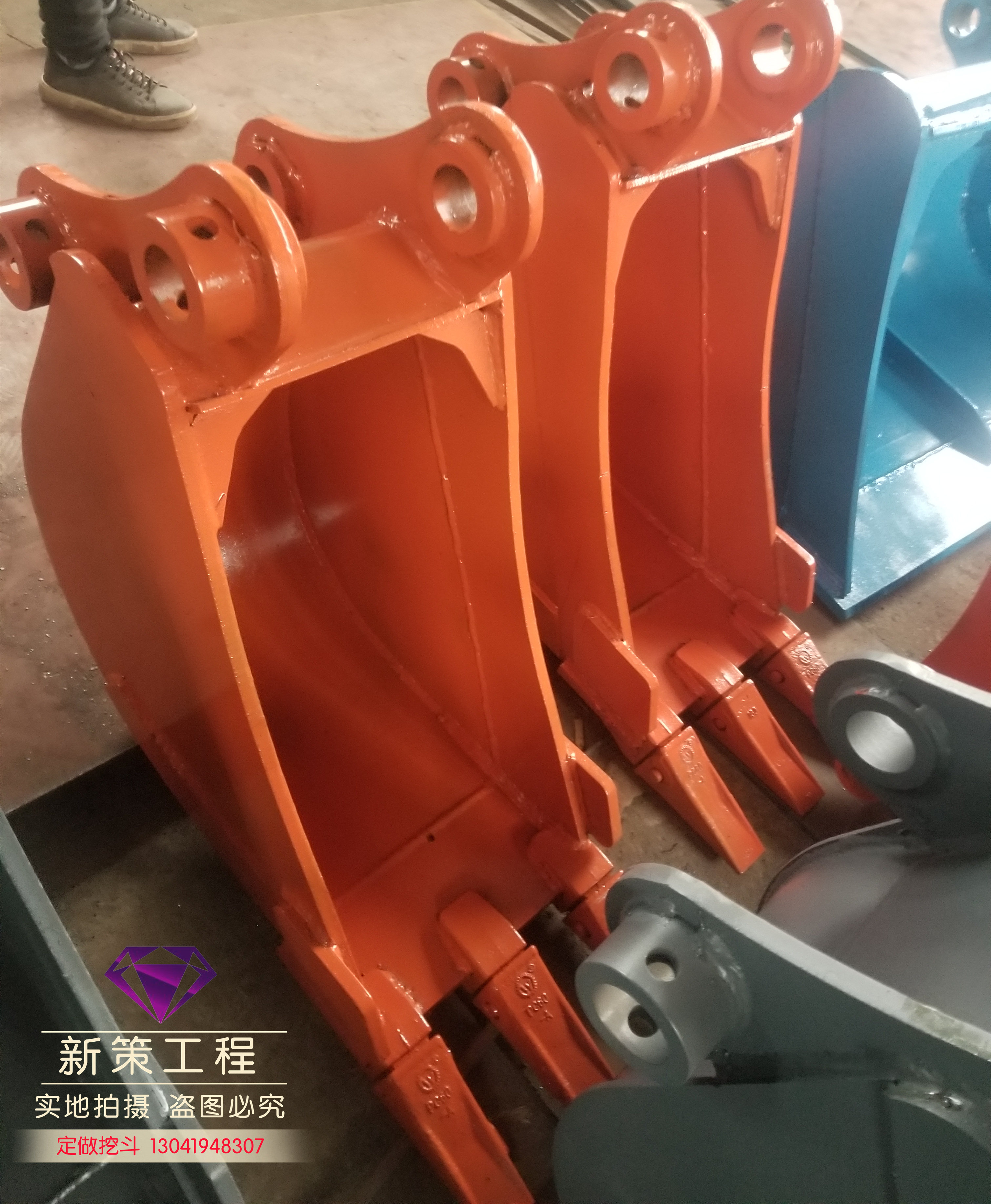 定做挖掘机配件小挖机挖沟斗窄斗土方斗挖斗3040公分水沟挖掘机
