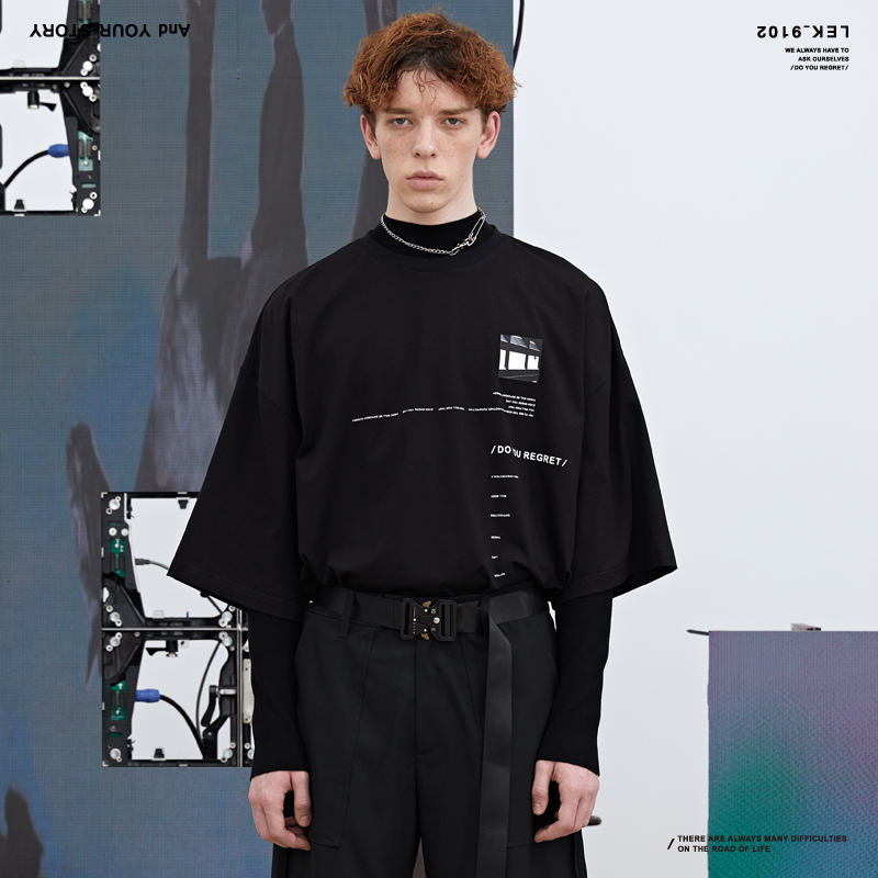 LEK9102春夏款“倒置建筑”印花极简宽松扩版短袖T恤男女同款