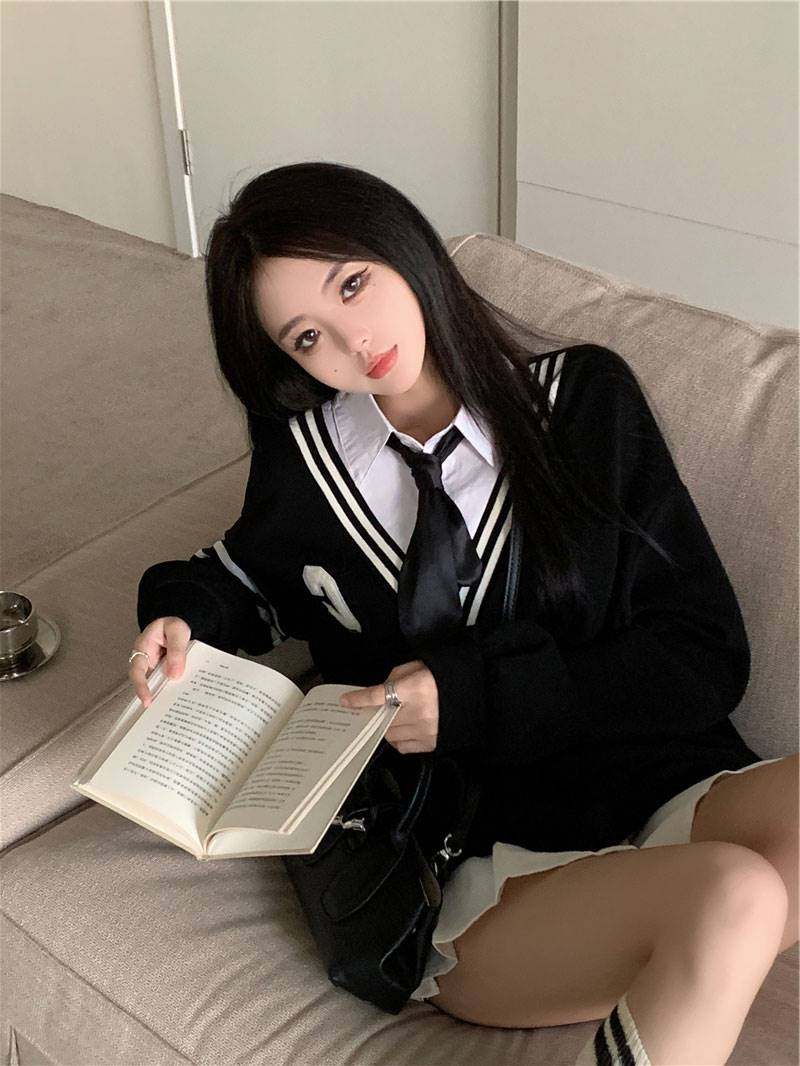 盐系穿搭辣妹学院风御姐假两件卫衣百褶连衣裙子jk制服套装女秋冬