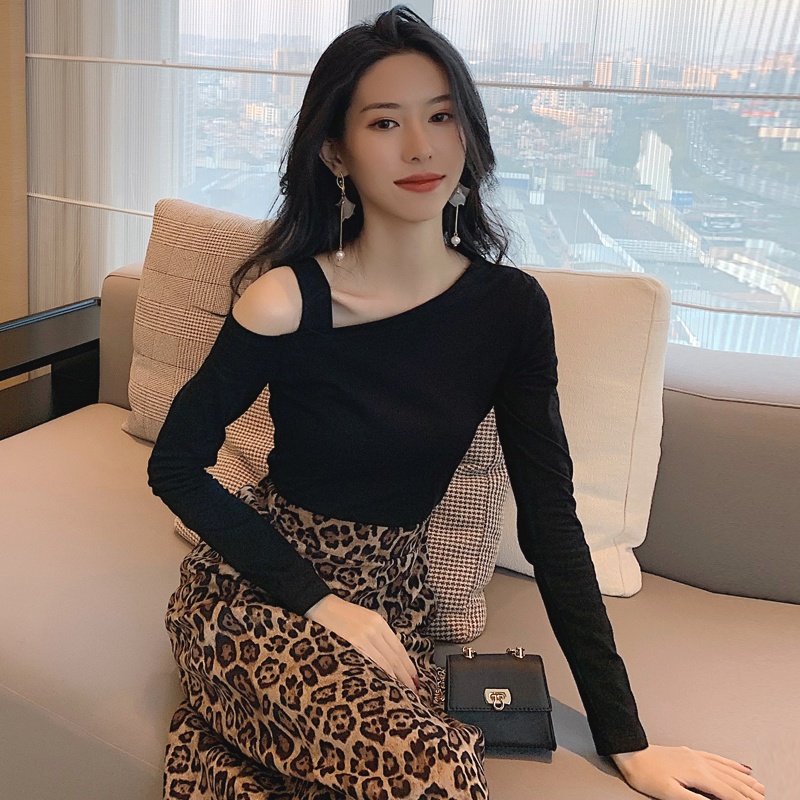 黑色长袖打底衫女紧身一字领露肩上衣修身T恤2021新款春秋设计感
