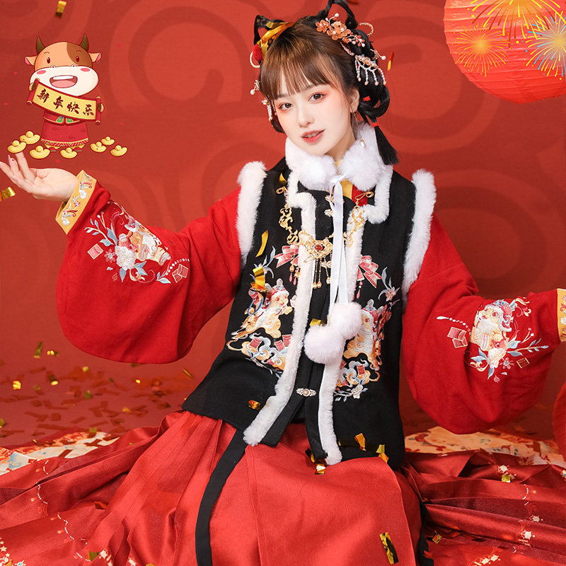 明制秋冬马面裙比甲加厚拜年汉服女云兮呈祥福虎汉服