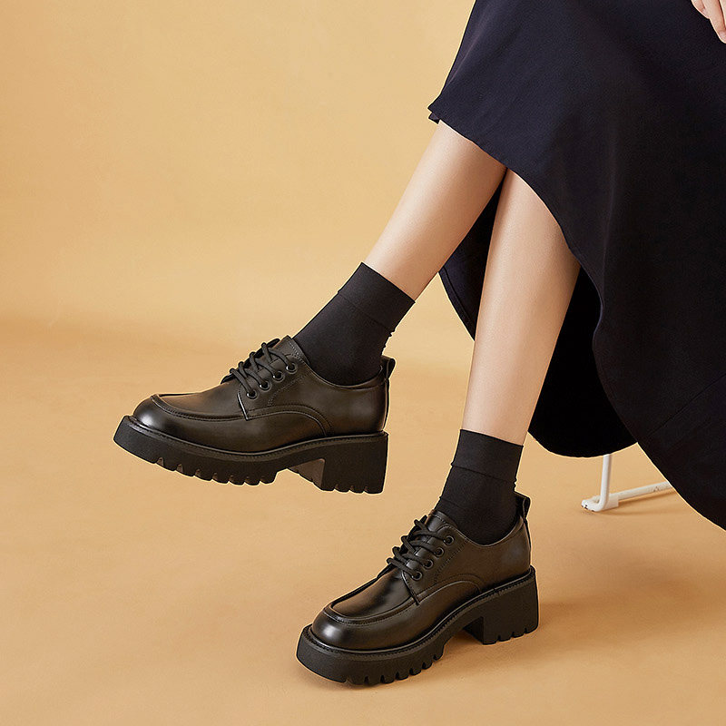 达芙妮秋冬厚底松糕加绒英伦风中跟乐福鞋女新款单鞋