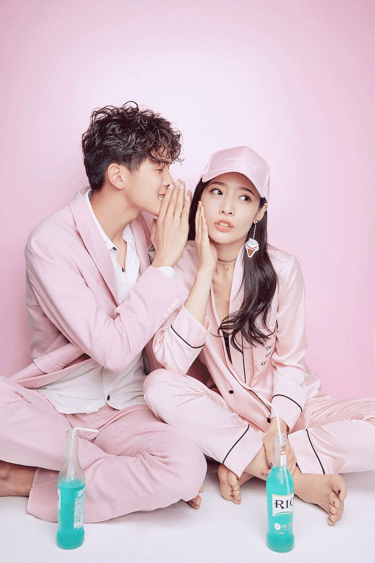 可爱展会新款影楼主题婚纱粉色睡衣情侣写真民族服装