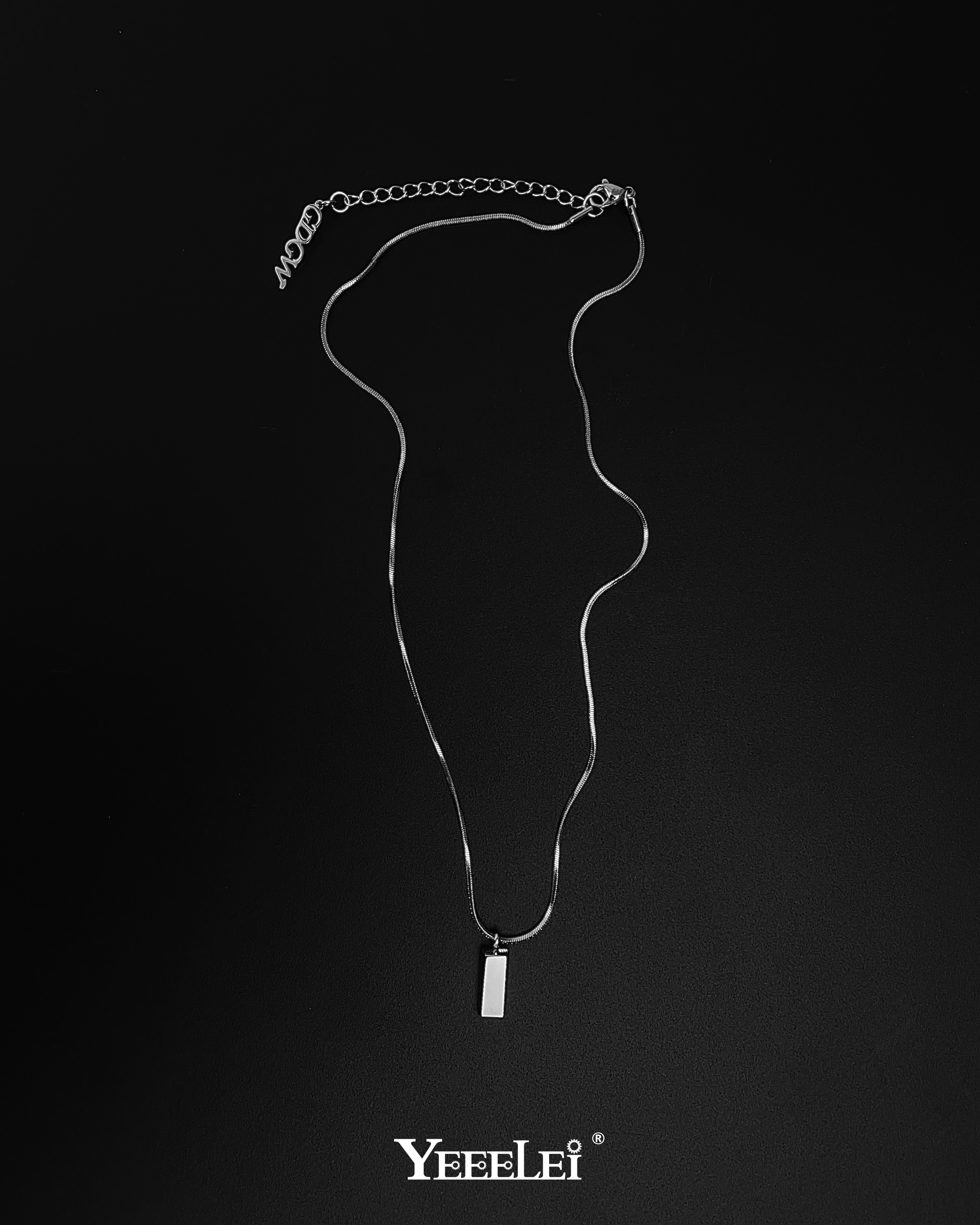 YEEELEI/钛钢经典百搭长方银砖造型项链男女简约时尚日常配饰时髦